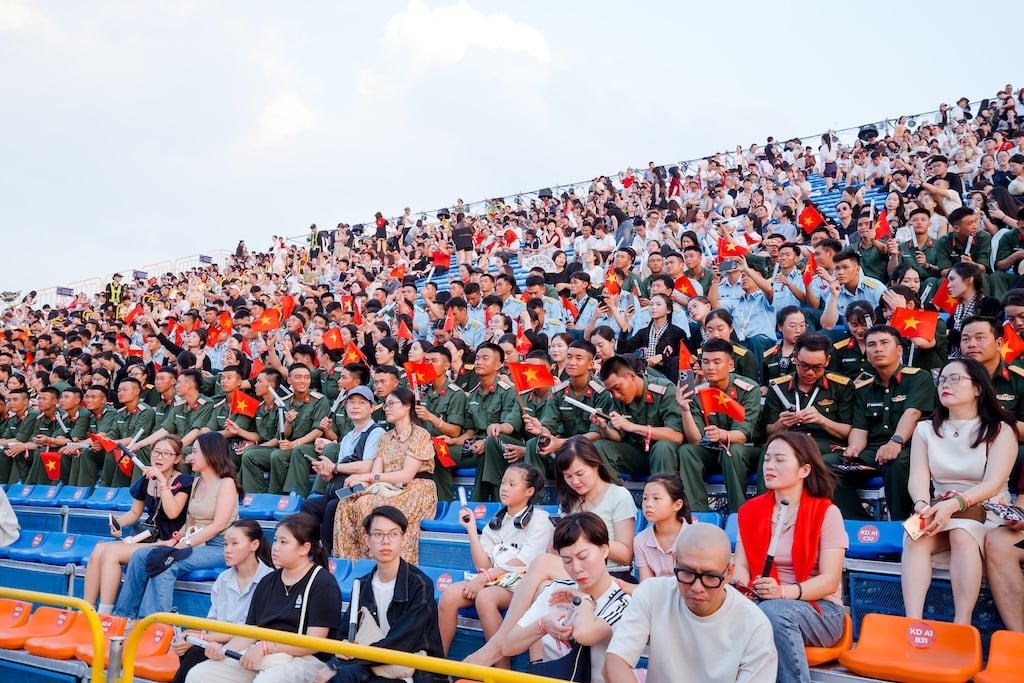 &#39;V-Concert Rạng rỡ Việt Nam&#39;: &#39;Đ&#234;m huyền thoại&#39; k&#237;ch hoạt th&#224;nh phố Expo đầu ti&#234;n tại Việt Nam - Ảnh 2