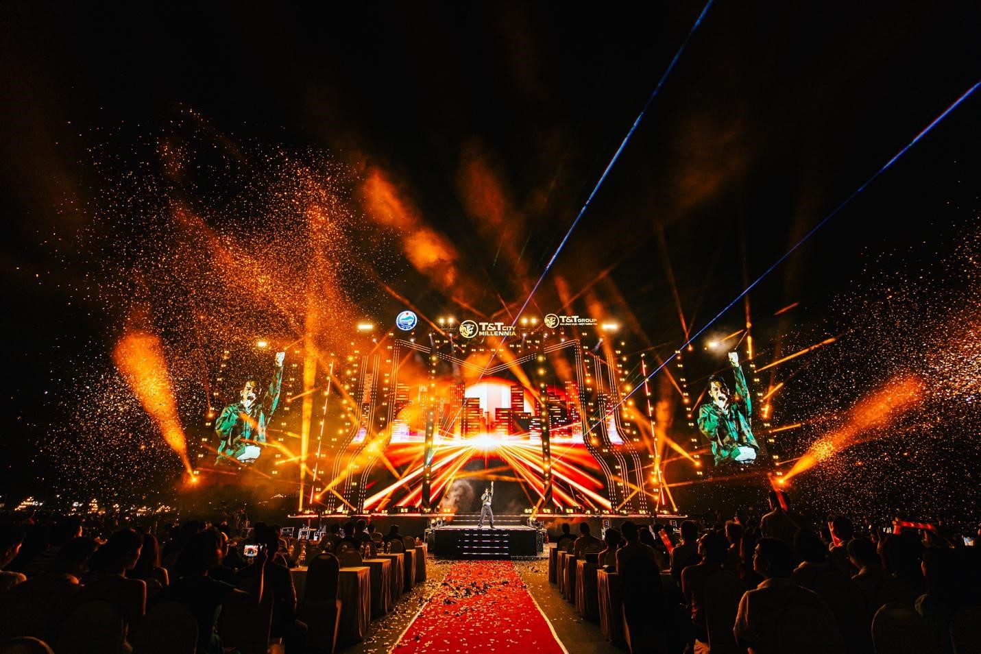 M&#227;n nh&#227;n với “si&#234;u s&#226;n khấu” tại Đại nhạc hội T&amp;T City Millennia - Ảnh 2