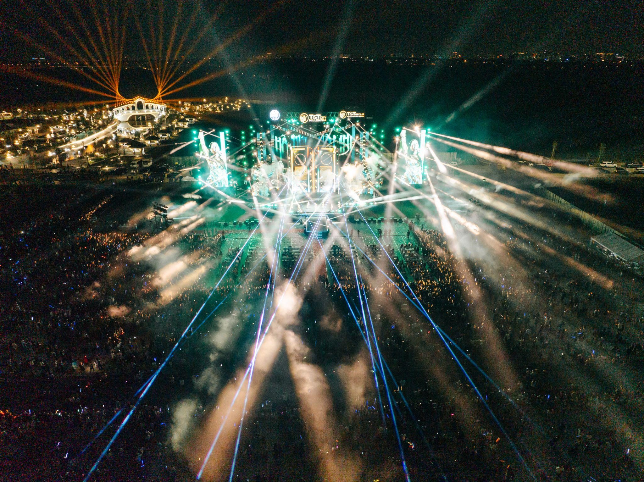 M&#227;n nh&#227;n với “si&#234;u s&#226;n khấu” tại Đại nhạc hội T&amp;T City Millennia - Ảnh 4