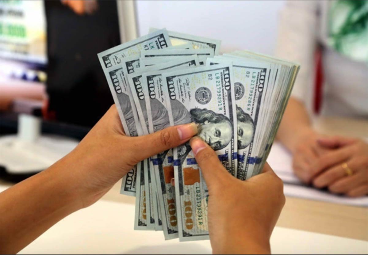 Gi&#225; USD ng&#226;n h&#224;ng x&#225;c lập kỷ lục mới - Ảnh 1