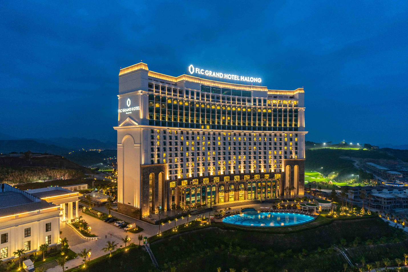 FLC Grand Villa Halong thừa hưởng hơn 30 tiện &iacute;ch đẳng cấp, trong đ&oacute; l&agrave; kh&aacute;ch sạn 5 sao FLC Grand Hotel Halong &nbsp;