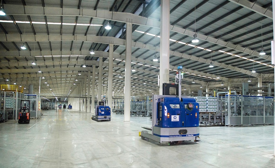 Si&ecirc;u nh&agrave; m&aacute;y sữa Việt Nam của Vinamilk với c&ocirc;ng suất 800 triệu l&iacute;t sữa/năm, giảm ph&aacute;t thải tới 10.000 tấn CO2/năm nhờ c&aacute;c giải ph&aacute;p c&ocirc;ng nghệ &ldquo;xanh&rdquo; hơn