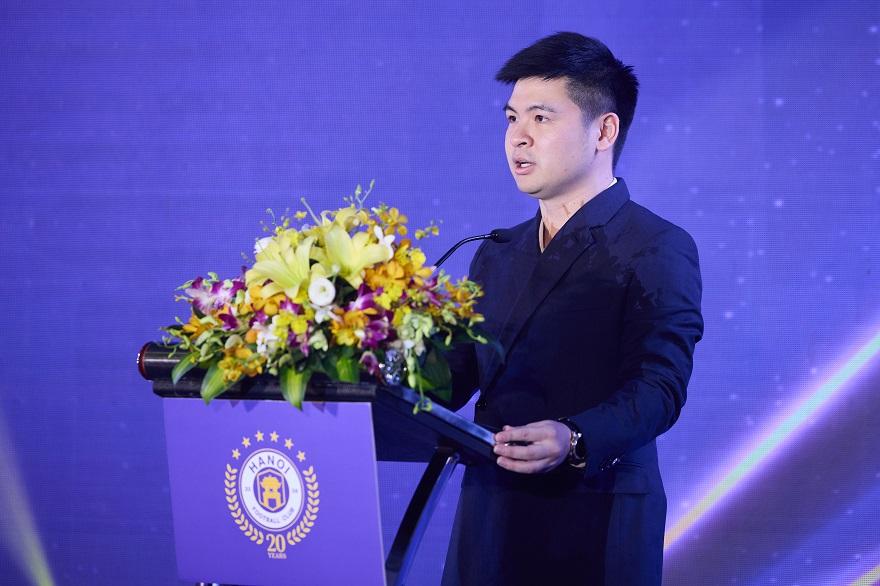 &Ocirc;ng Đỗ Vinh Quang, Chủ tịch HĐQT Vietravel Airlines, Chủ tịch CLB B&oacute;ng đ&aacute; H&agrave; Nội ph&aacute;t biểu tại sự kiện