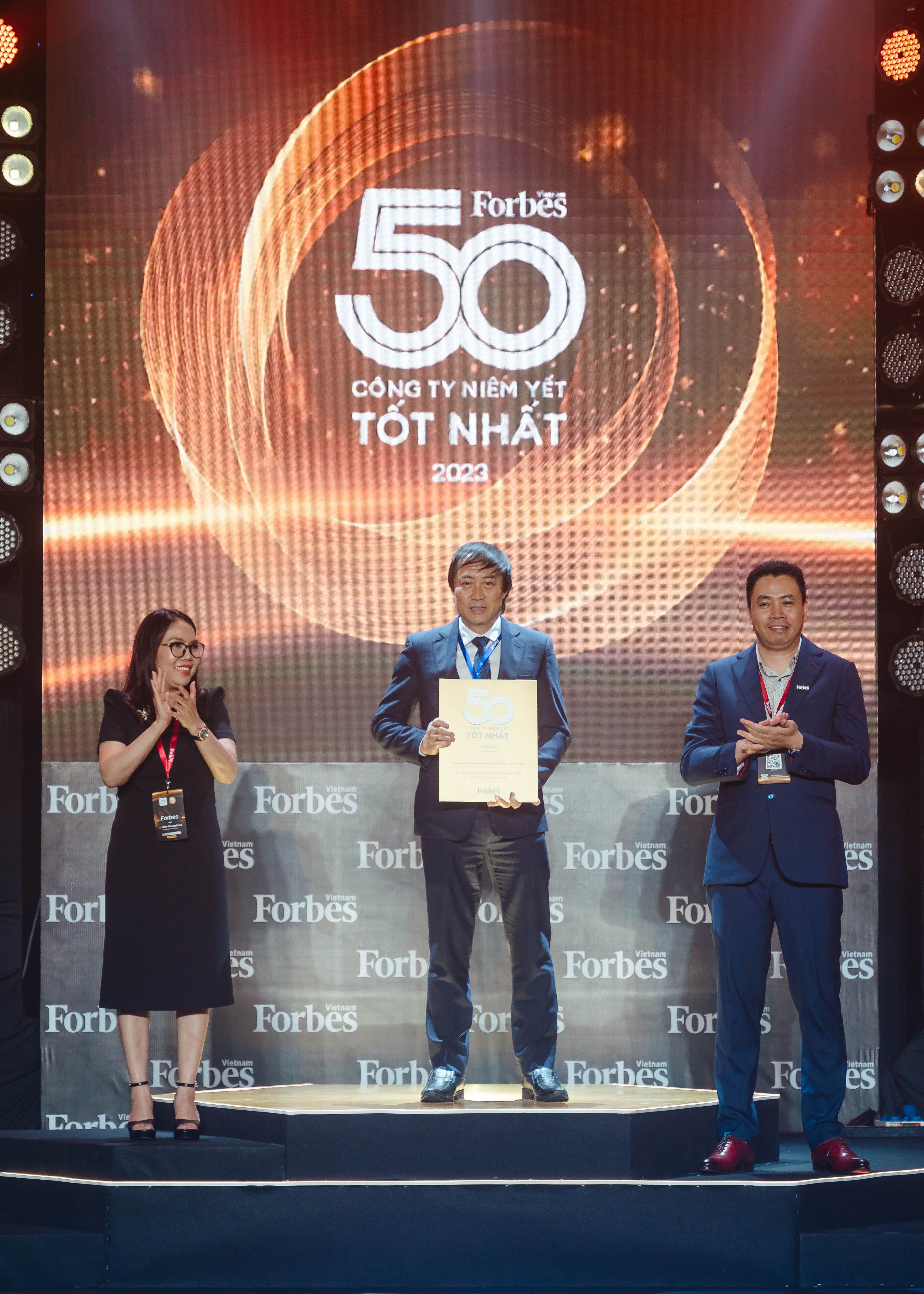 Đ&acirc;y l&agrave; lần thứ 7 PVFCCo nằm trong Top 50 c&ocirc;ng ty ni&ecirc;m yết tốt nhất Việt Nam năm 2023&nbsp;