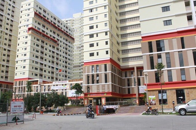 Nợ thuế gần 600 tỷ đồng, C&ocirc;ng ty Đức Khải bị dừng thủ tục hải quan.