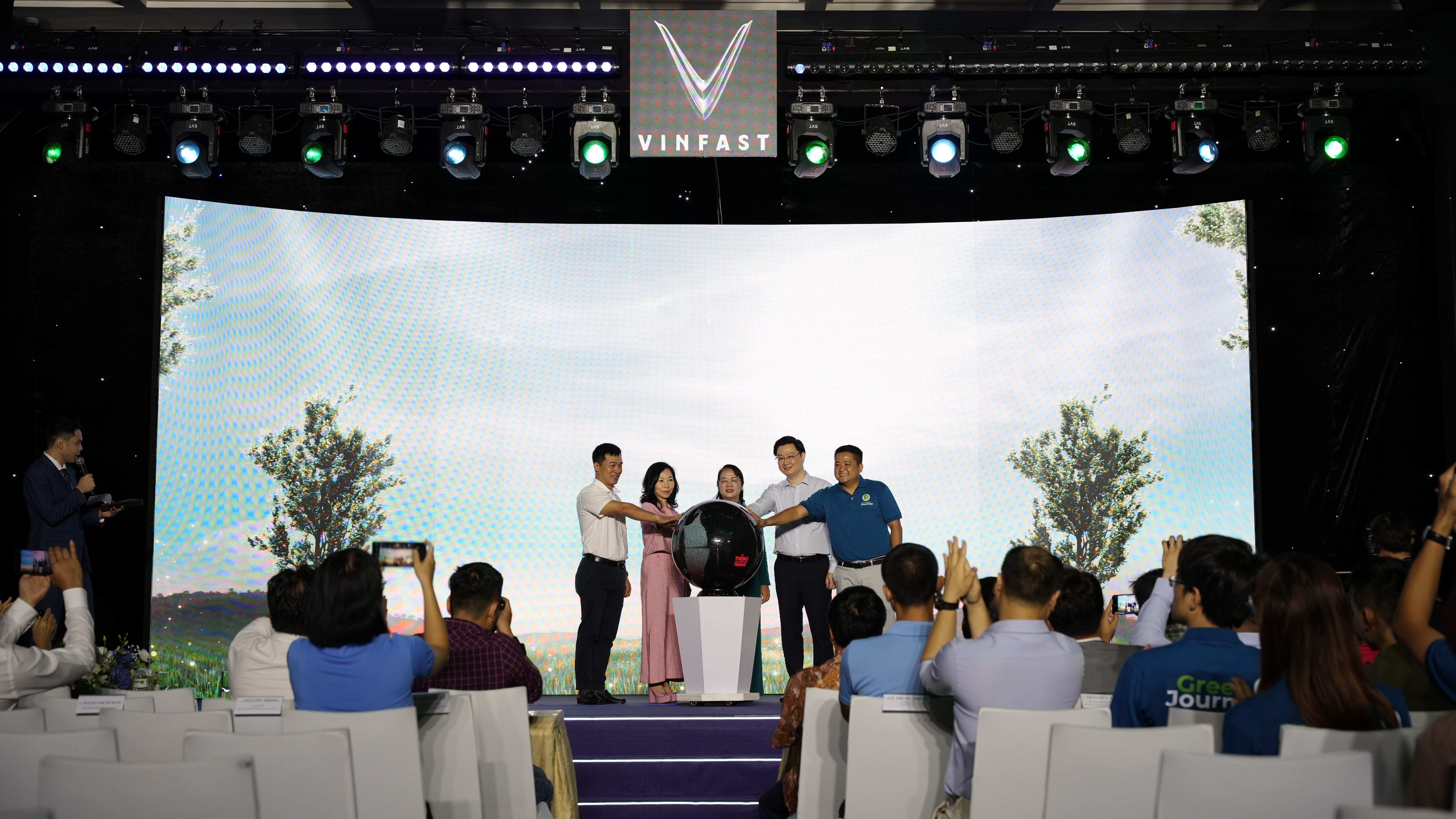 Quỹ V&igrave; tương lai xanh sẽ triển khai 10 chương tr&igrave;nh h&agrave;nh động trọng điểm tr&ecirc;n phạm vi to&agrave;n quốc, đi s&acirc;u v&agrave;o 10 lĩnh vực thiết yếu của đời sống.