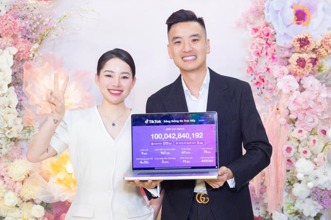 Một c&aacute; nh&acirc;n thu về 100 tỷ đồng sau phi&ecirc;n livestream (Ảnh: Quyền Leo daily)