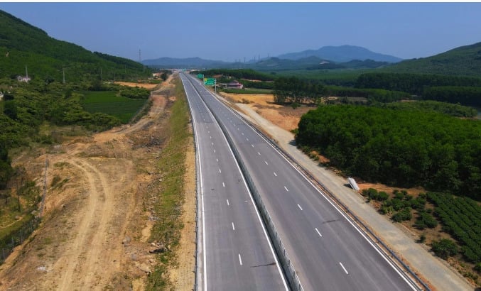 Cao tốc H&agrave;m Nghi - Vũng &Aacute;ng l&agrave; 1 trong 13 dự &aacute;n cao tốc sẽ thu ph&iacute; từ th&aacute;ng 1/2026.