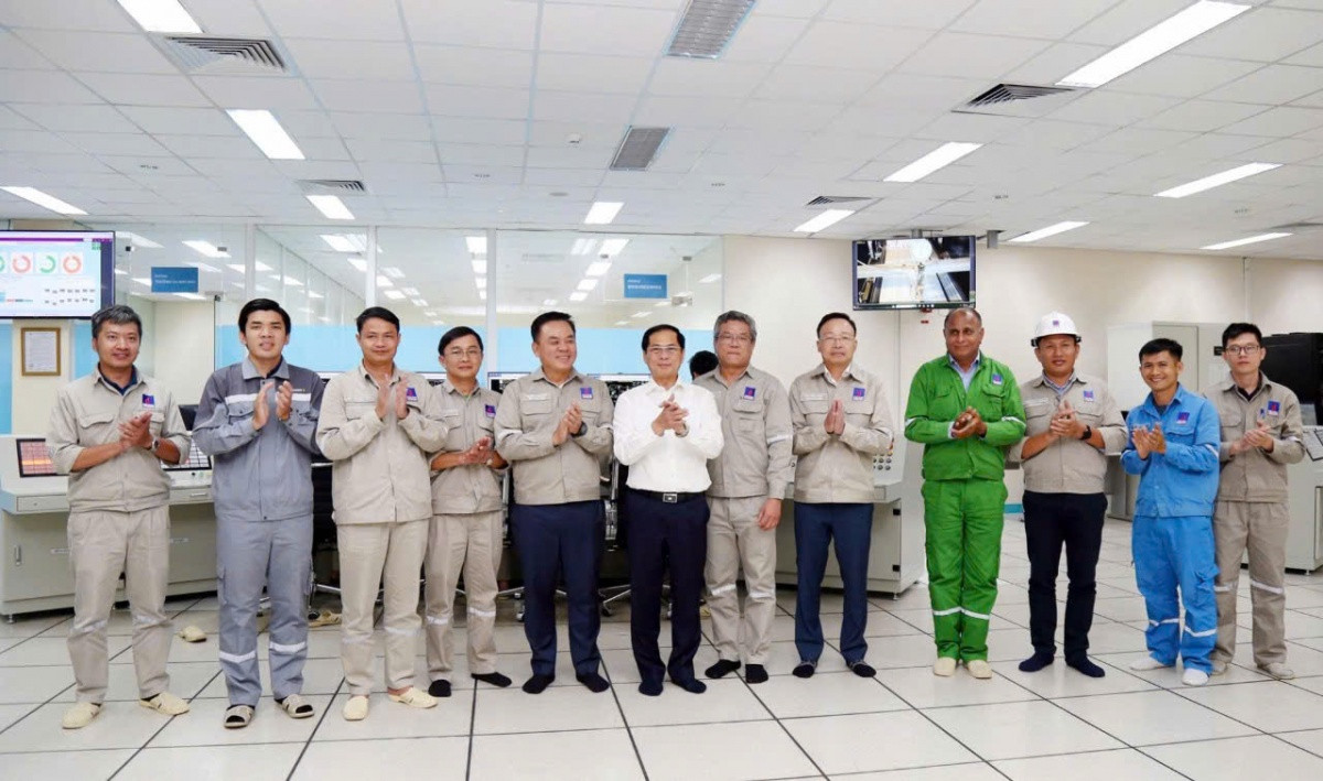 Ph&#243; Thủ tướng B&#249;i Thanh Sơn thăm nh&#224; m&#225;y Đạm Ph&#250; Mỹ - Ảnh 1