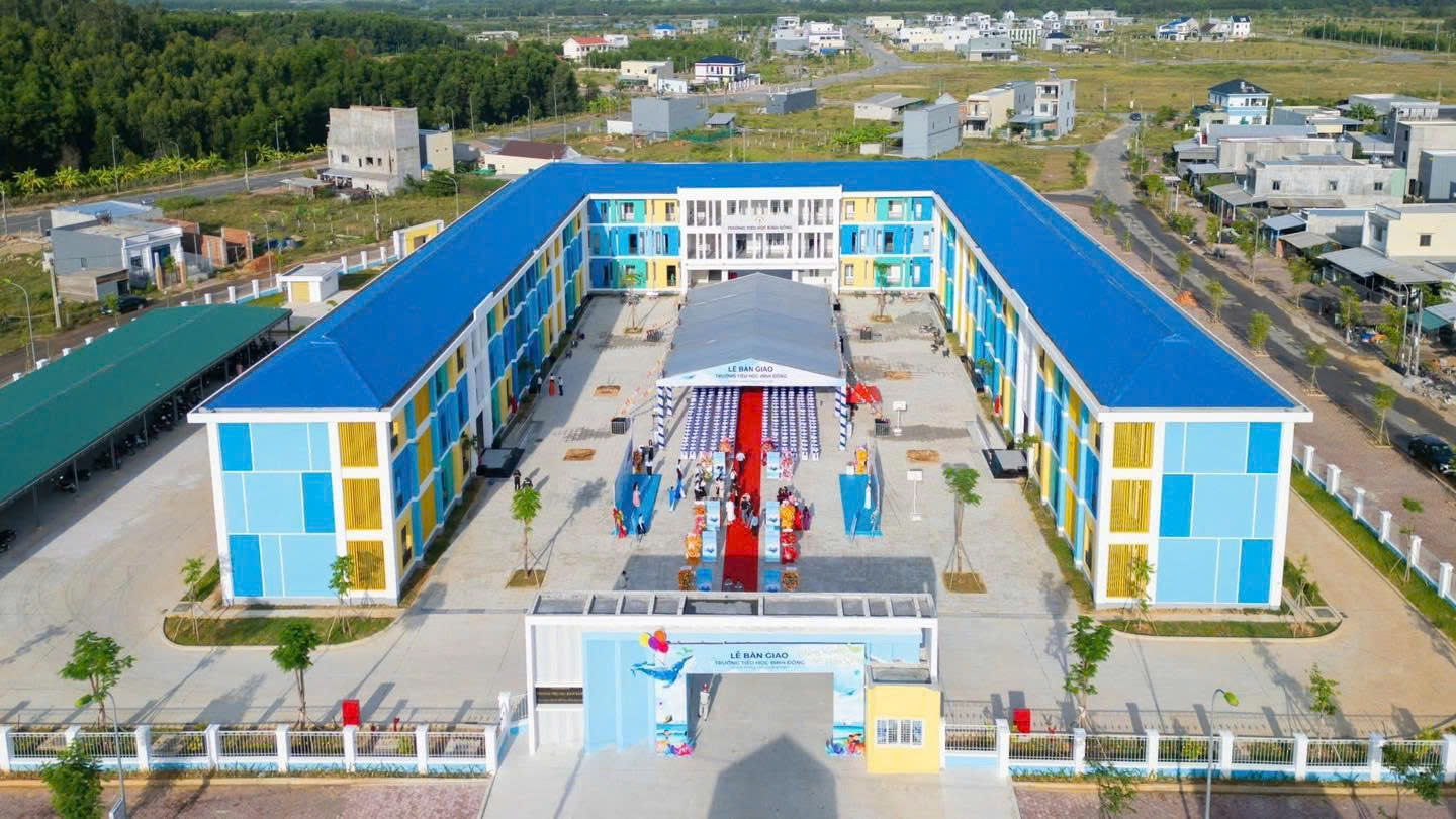 Trường Tiểu học B&igrave;nh Đ&ocirc;ng - một trong những trường học hiện đại bậc nhất tại Quảng Ng&atilde;i