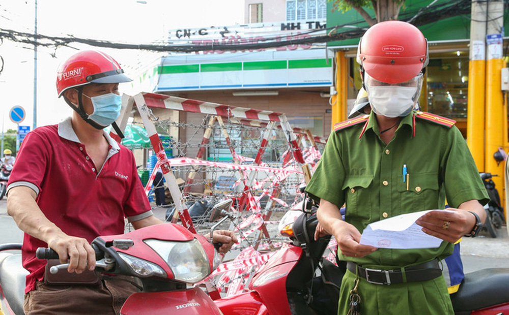 Y&#234;u cầu người d&#226;n TP.HCM v&#224; 3 tỉnh ph&#237;a Nam kh&#244;ng ra khỏi nh&#224;, &quot;ai ở đ&#226;u ở đ&#243;&quot; - Ảnh 2