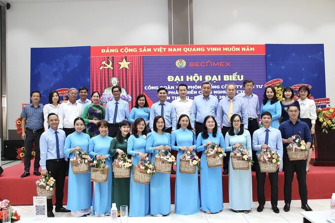 Hiện, Becamex c&oacute; nợ thuế v&agrave; c&aacute;c khoản phải nộp cho Nh&agrave; nước l&agrave; hơn 133 tỷ đồng, nợ Quỹ khen thưởng ph&uacute;c lợi l&agrave; gần 600 tỷ đồng, phải trả người lao động l&agrave; gần 58 tỷ đồng...