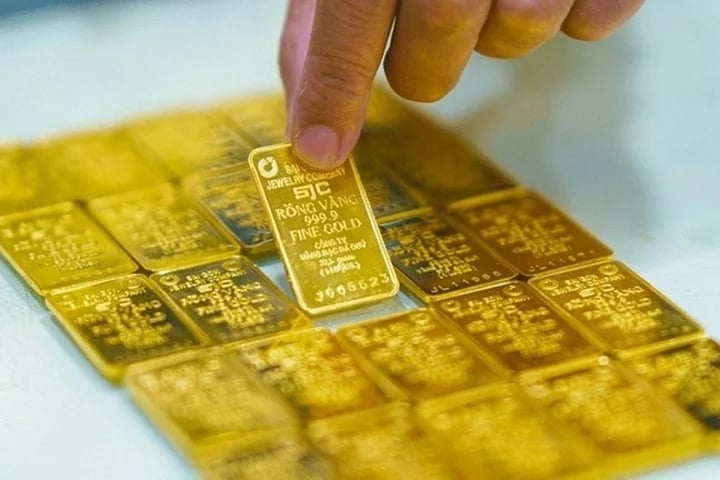Gi&#225; v&#224;ng SJC tiếp đ&#224; tăng mạnh, l&#234;n gần 128 triệu đồng một lượng - Ảnh 1