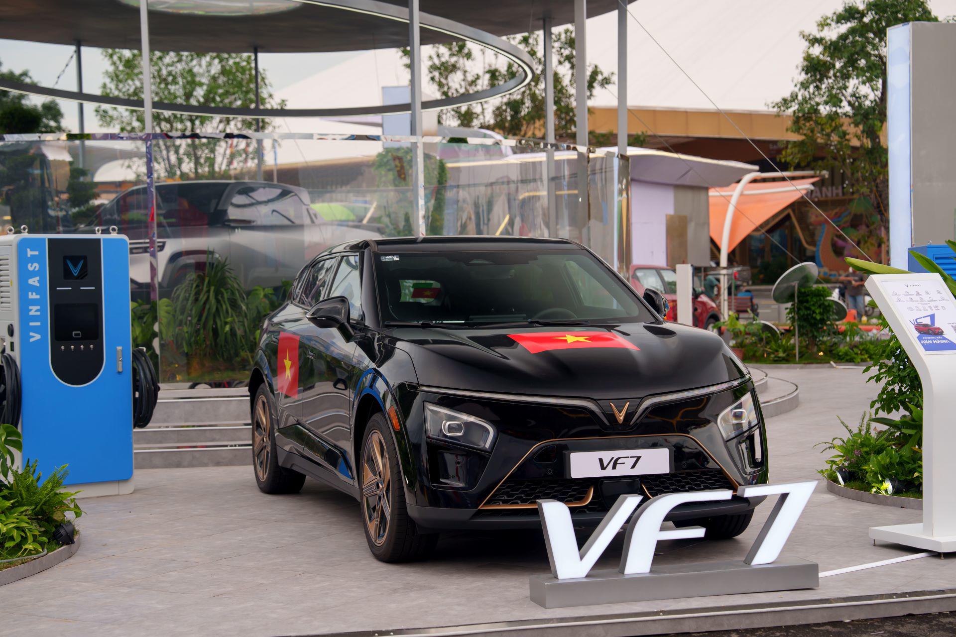 VinFast VF 7: “Si&#234;u xe” chinh phục người trẻ bằng cả hiệu suất lẫn chi ph&#237; - Ảnh 1