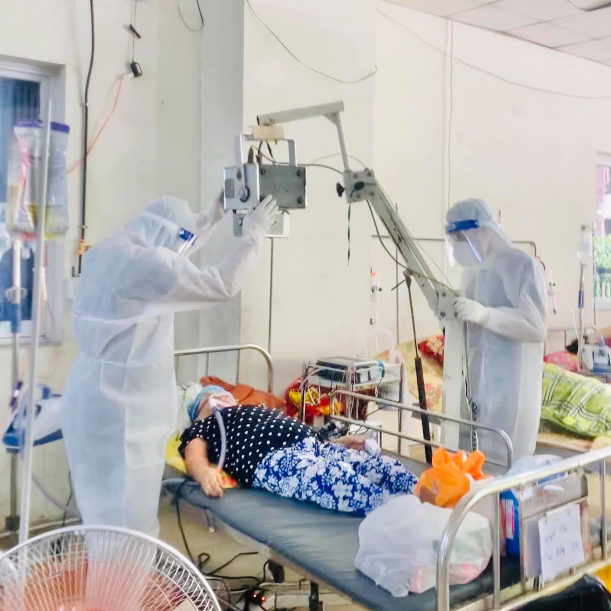 Chuy&#234;n gia Đại học Y Dược chỉ ra 8 nh&#243;m người hết sức cẩn trọng với Covid-19 - Ảnh 1