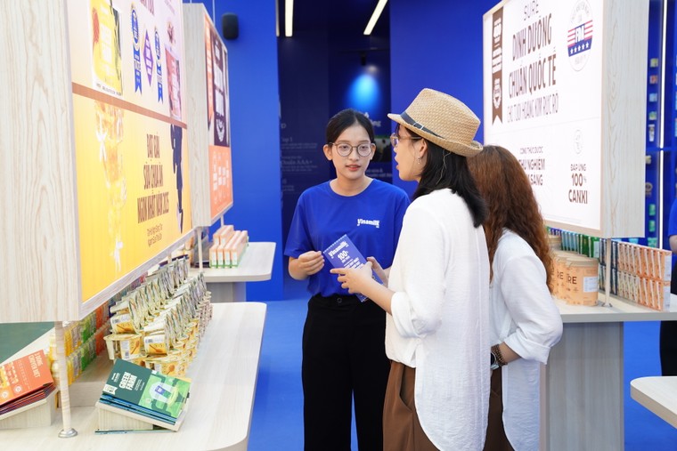 Kh&#244;ng gian trưng b&#224;y v&#224; trải nghiệm của Vinamilk h&#250;t kh&#225;ch tại Triển l&#227;m th&#224;nh tựu đất nước 80 năm - Ảnh 8