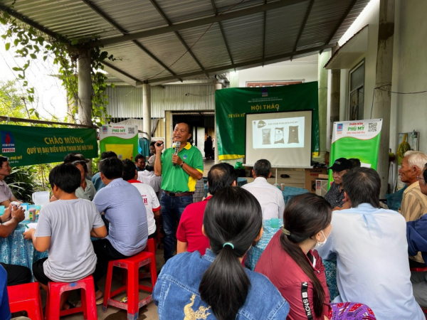 PVFCCo tổ chức c&aacute;c buổi Hội thảo hướng dẫn sử dụng ph&acirc;n b&oacute;n tiết kiệm, hiệu quả. Ảnh: PVFCCo