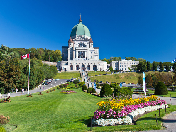 Kh&#225;m ph&#225; những v&#249;ng đất mặt trời kh&#244;ng bao giờ lặn - Ảnh 11