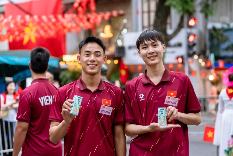 Vinamilk h&#242;a nhịp c&#249;ng triệu tr&#225;i tim mừng 80 năm Quốc kh&#225;nh - Ảnh 6