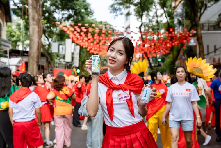 Vinamilk h&#242;a nhịp c&#249;ng triệu tr&#225;i tim mừng 80 năm Quốc kh&#225;nh - Ảnh 7