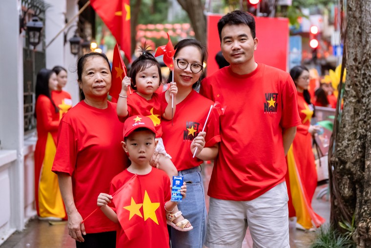 Vinamilk h&#242;a nhịp c&#249;ng triệu tr&#225;i tim mừng 80 năm Quốc kh&#225;nh - Ảnh 11