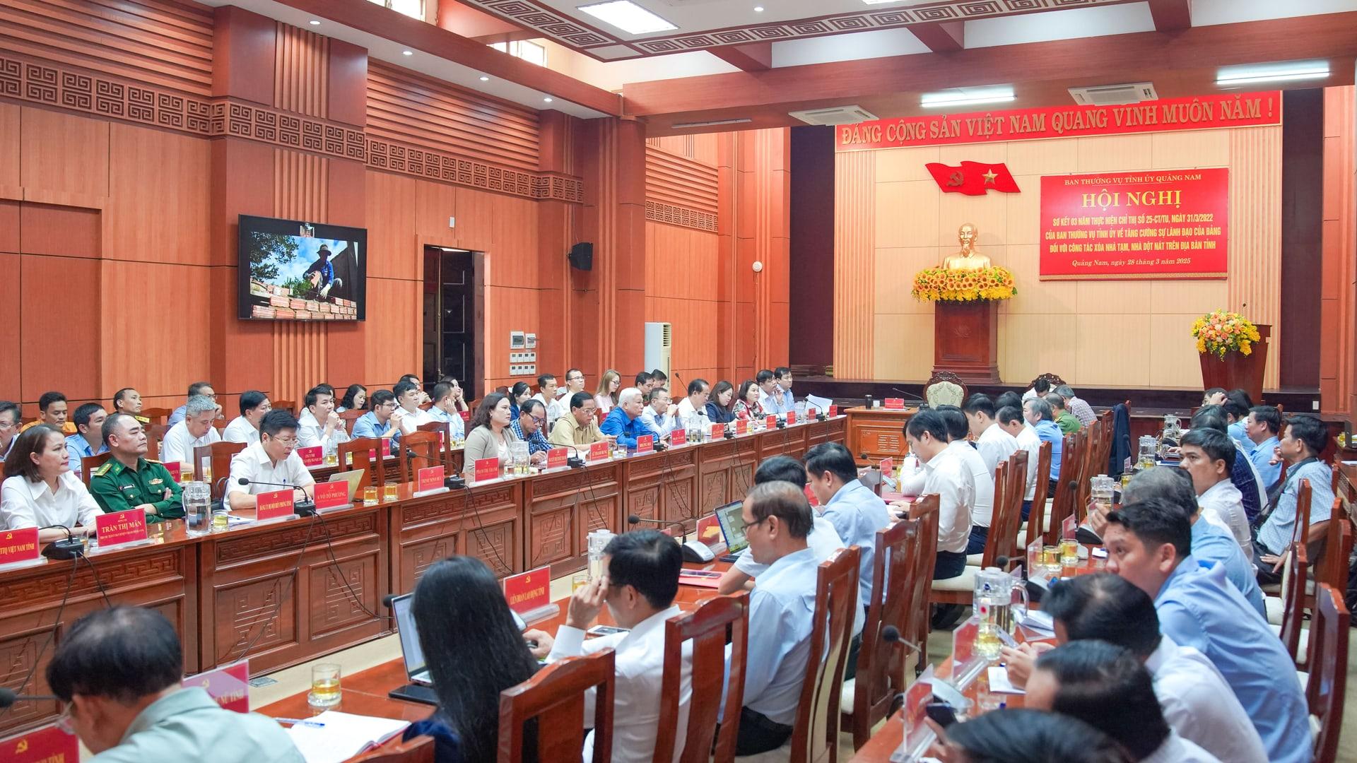 To&agrave;n cảnh Hội nghị sơ kết 03 năm thực hiện Chỉ thị số 25 CT/TU của Ban Thường vụ Tỉnh ủy về tăng cường sự l&atilde;nh đạo của Đảng đối với c&ocirc;ng t&aacute;c &ldquo;X&oacute;a nh&agrave; tạm, nh&agrave; dột n&aacute;t&rdquo; tr&ecirc;n địa b&agrave;n tỉnh