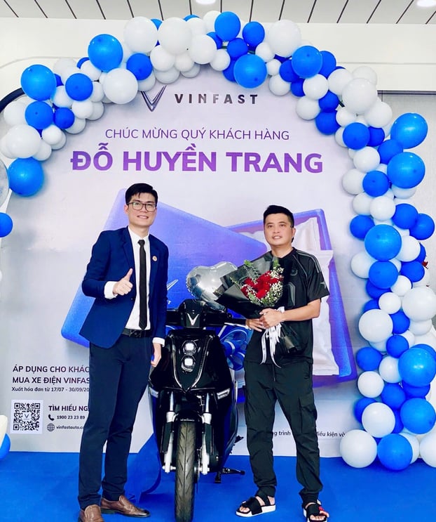 Anh L&ecirc; Hữu Duy trong ng&agrave;y nhận niềm vui bất ngờ của chương tr&igrave;nh &ldquo;B&iacute; ẩn trong tay - Rinh ngay xế xịn&rdquo;
