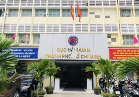 Cục Hải quan Tp.HCM dừng l&agrave;m thủ tục hải quan đối với nhiều doanh nghiệp "ch&acirc;y &igrave;" nợ thuế.