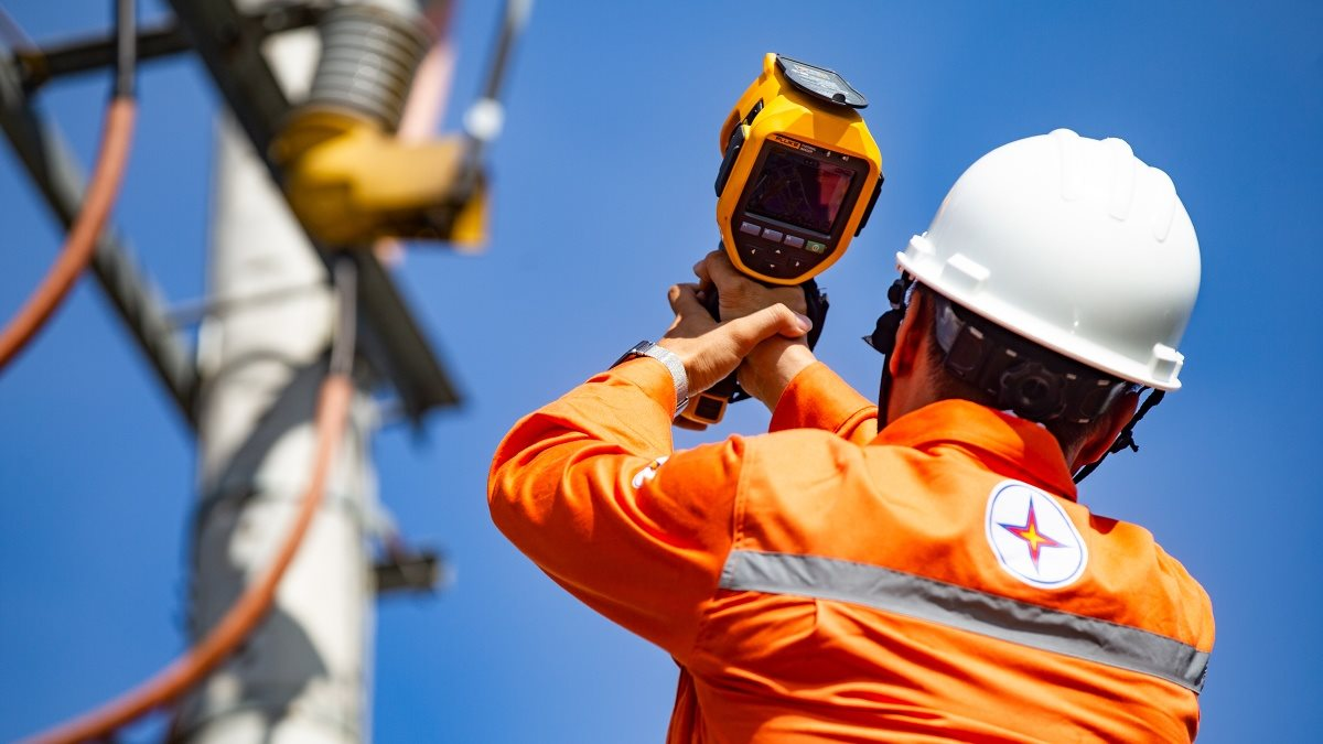 Bộ C&ocirc;ng Thương ch&iacute;nh thức đề xuất đưa khoản lỗ 44.792 tỷ đồng v&agrave;o gi&aacute; b&aacute;n lẻ điện b&igrave;nh qu&acirc;n. &nbsp;