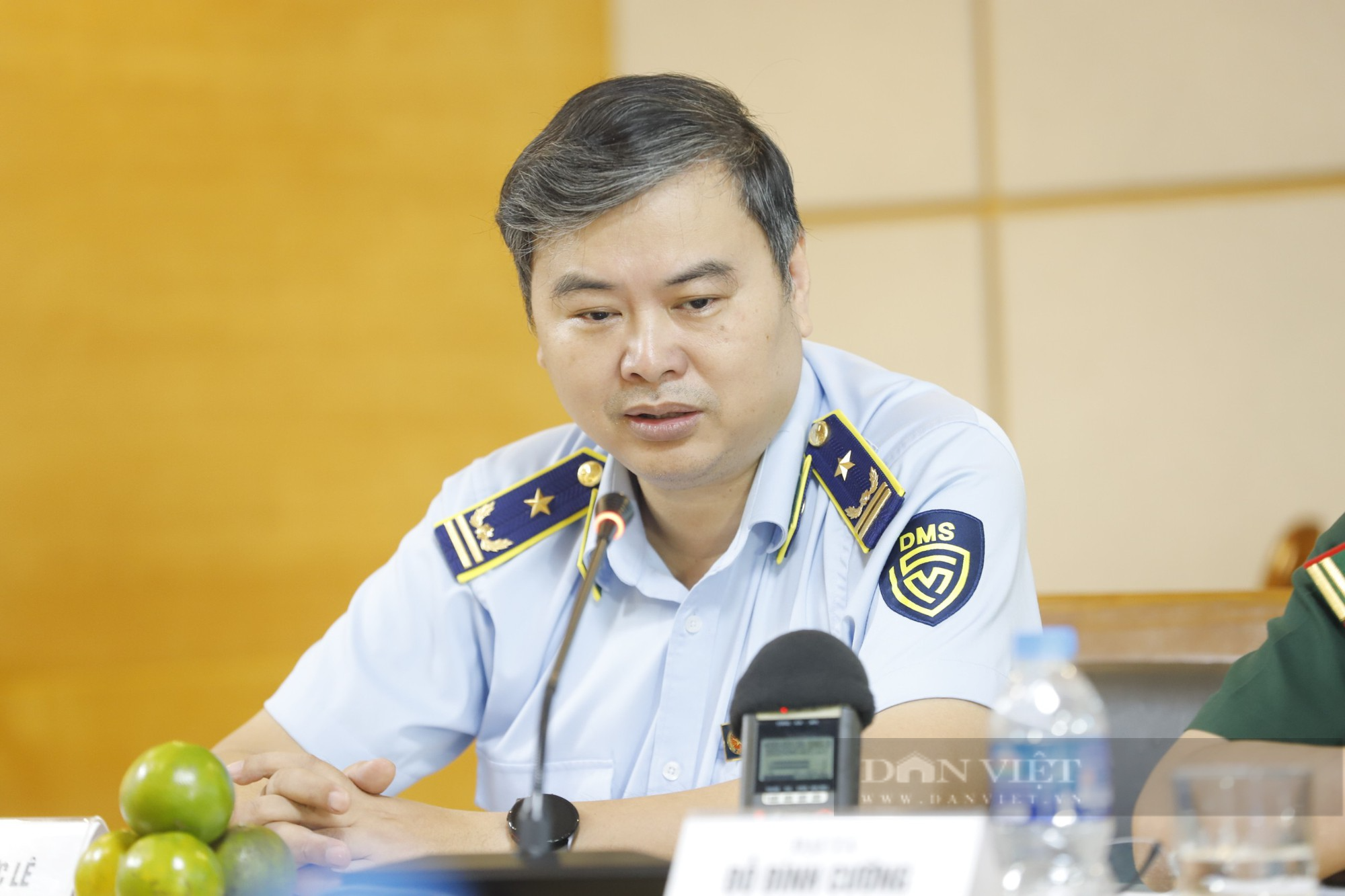 &Ocirc;ng Nguyễn Đức L&ecirc;, Ph&oacute; Cục trưởng Cục Nghiệp vụ, Tổng cục Quản l&yacute; thị trường tại buổi tọa đ&agrave;m. Ảnh: B&aacute;o D&acirc;n Việt