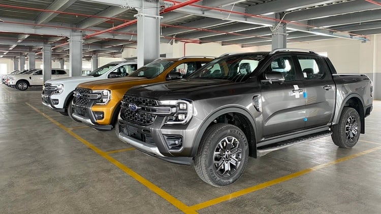 Ph&iacute; đăng k&yacute;, cấp biển xe b&aacute;n tải tăng 40 lần.