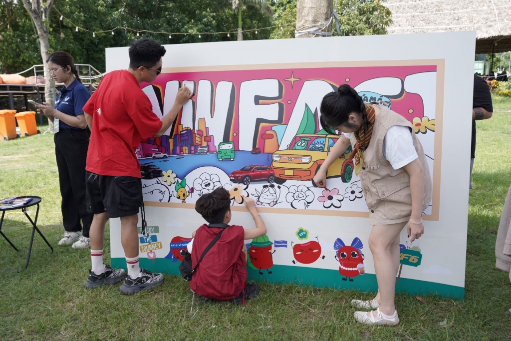 Giới trẻ h&#224;o hứng “săn” giải thưởng lớn từ cuộc thi “Kiến tạo Việt Nam Xanh” - Ảnh 2