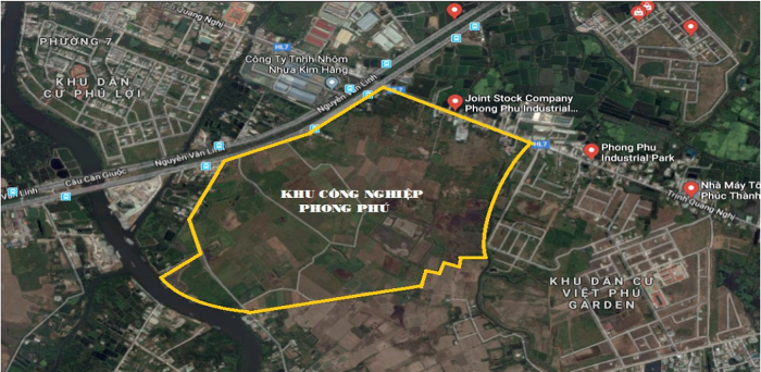 KCN Phong Ph&uacute; nằm ở huyện B&igrave;nh Ch&aacute;nh, c&oacute; mặt tiền đường Nguyễn Văn Linh, liền kề khu đ&ocirc; thị Ph&uacute; Mỹ Hưng, ngay g&oacute;c đường Trịnh Quang Nghị v&agrave; Nguyễn Văn Linh. (Ảnh: Sacombank).