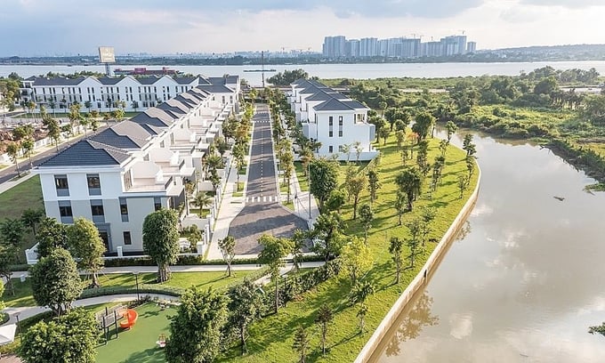 C&ocirc;ng ty TNHH Th&agrave;nh phố Aqua - chủ đầu tư dự &aacute;n Aqua City &ndash; vừa c&ocirc;ng bố b&aacute;o c&aacute;o t&agrave;i ch&iacute;nh 6 th&aacute;ng đầu năm 2025 với t&iacute;n hiệu t&iacute;ch cực khi tổng nợ phải trả giảm hơn 1.300 tỷ đồng so với c&ugrave;ng kỳ.