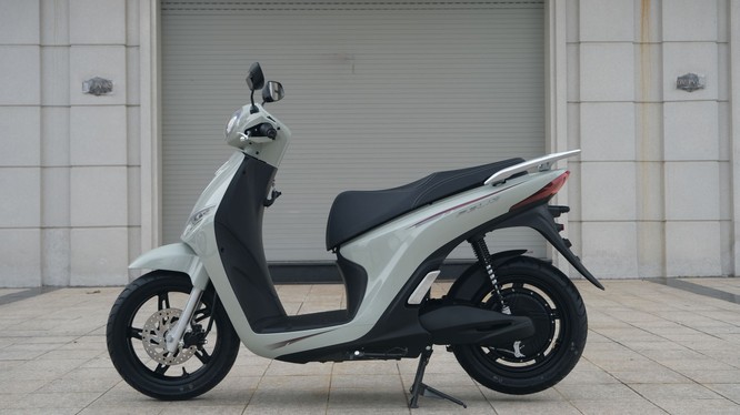 Sức h&#250;t kh&#243; cưỡng của VinFast Feliz: Gi&#225; tốt hiếm c&#243;, tầm vận h&#224;nh 262 km, thiết kế 2 pin độc đ&#225;o - Ảnh 1