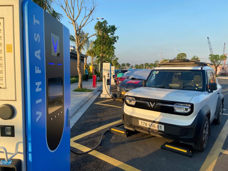 C&#243; g&#236; b&#234;n trong trạm sạc V-Green lớn nhất cả nước? - Ảnh 2