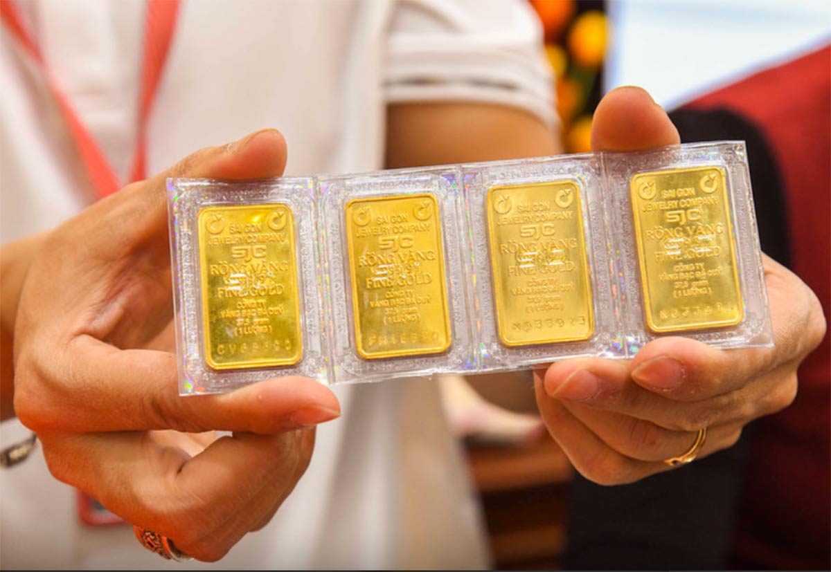 Gi&#225; v&#224;ng miếng SJC bật tăng mạnh - Ảnh 1