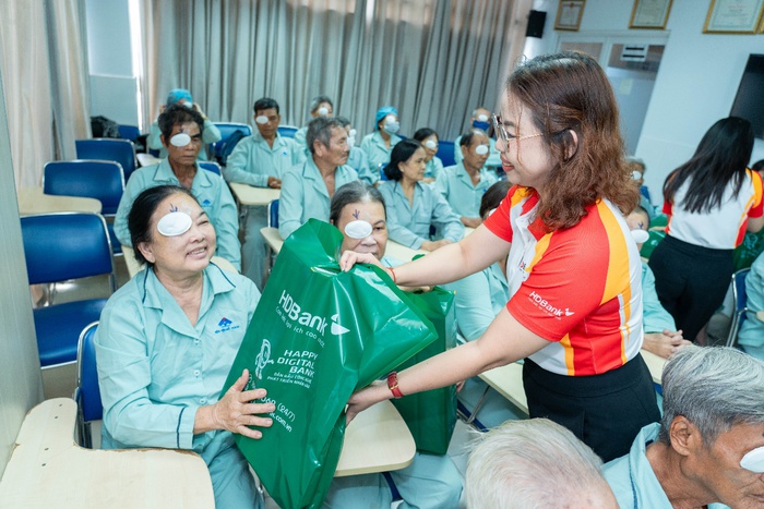Chương tr&igrave;nh "Phẫu thuật mắt mắt miễn ph&iacute;, mang lại &aacute;nh s&aacute;ng cho người ngh&egrave;o" diễn ra s&aacute;ng ng&agrave;y 02/4/2025 tại Bệnh viện Mắt TP.HCM