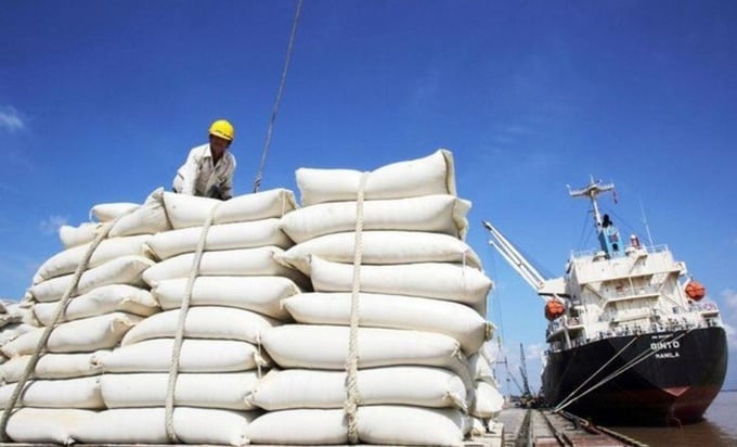 Gi&aacute; gạo Việt Nam vẫn cao nhất thế giới, nhiều thị trường tăng mua.