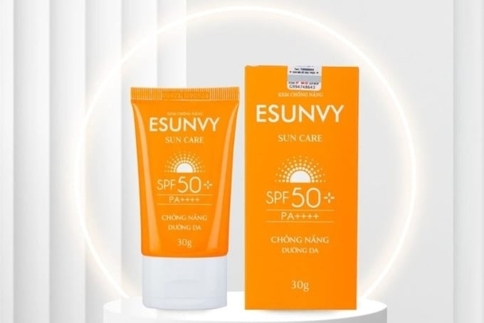 Tạm ngừng lưu h&agrave;nh sản phẩm kem chống nắng Esunvy Sun Care SPF 50+ PA++++ do chỉ số chống nắng thực tế kh&ocirc;ng đ&uacute;ng với c&ocirc;ng bố tr&ecirc;n nh&atilde;n sản phẩm.