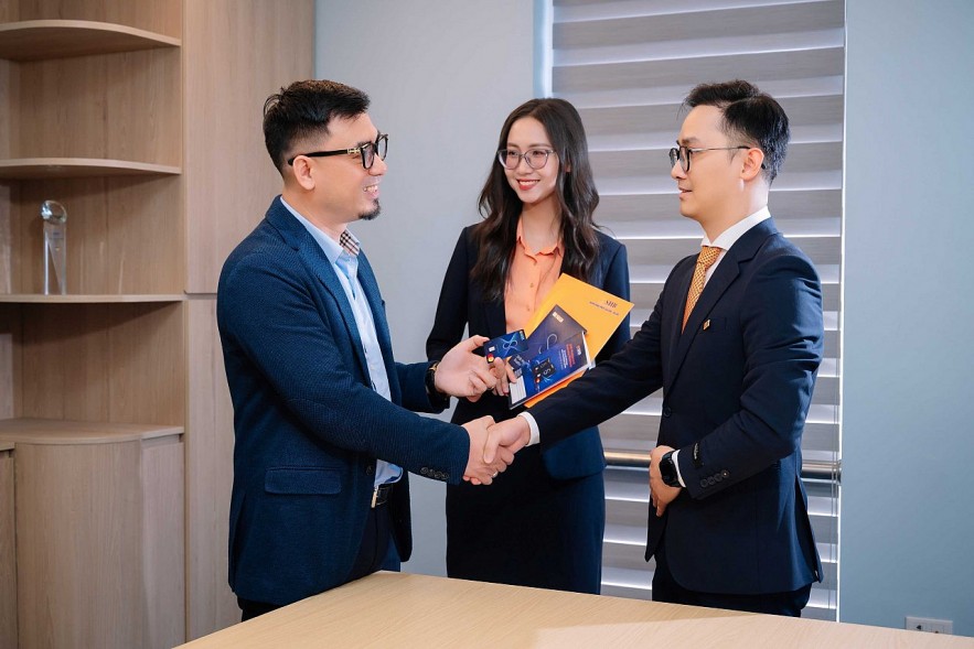 Thẻ t&#237;n dụng doanh nghiệp SHB Mastercard Business Platinum– Tối ưu chi ph&#237; v&#224; d&#242;ng tiền với 58 ng&#224;y miễn l&#227;i - Ảnh 1