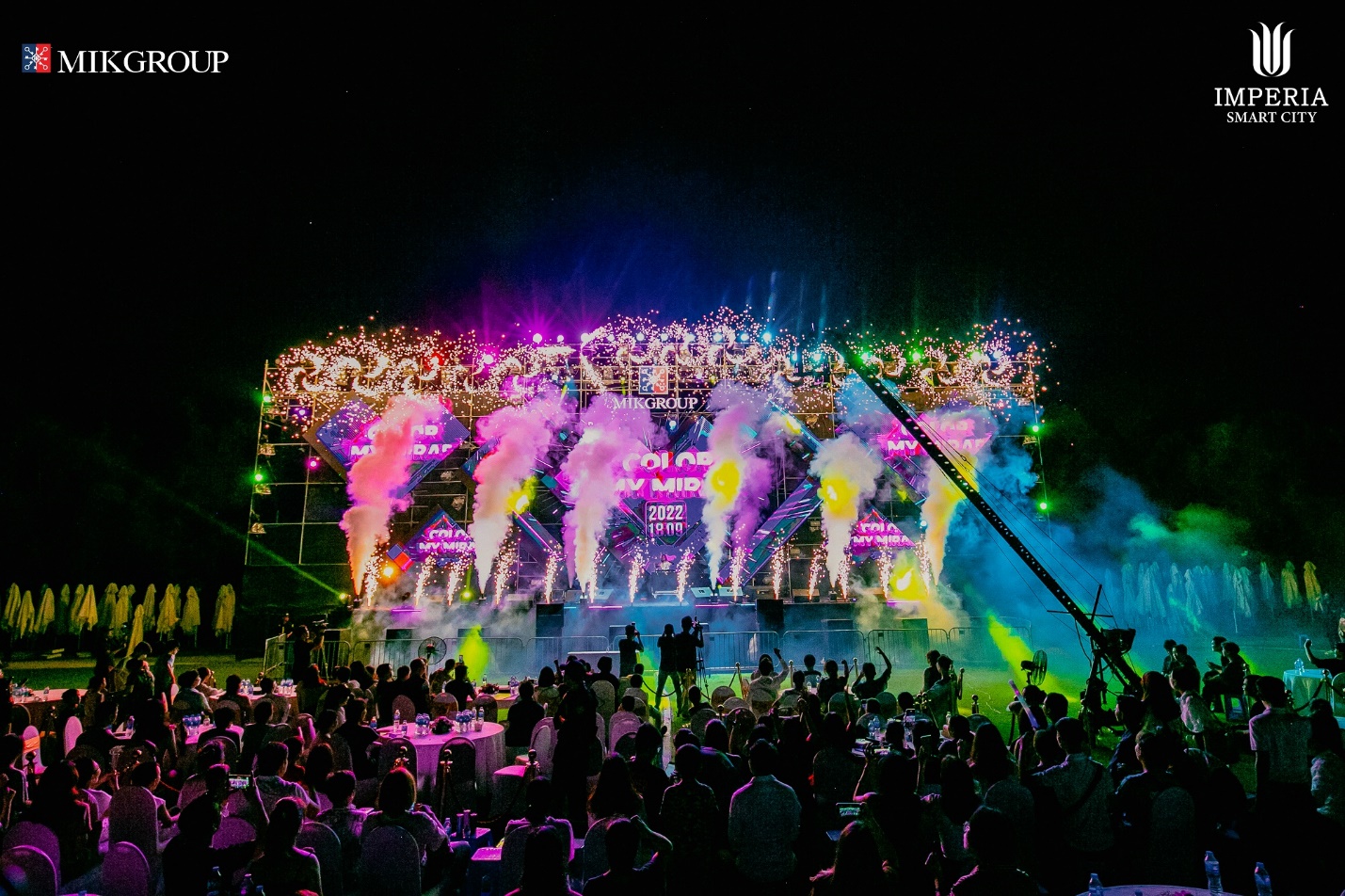 Những gi&acirc;y ph&uacute;t b&ugrave;ng nổ cảm x&uacute;c với đại nhạc hội &ldquo;Color My Mirae"