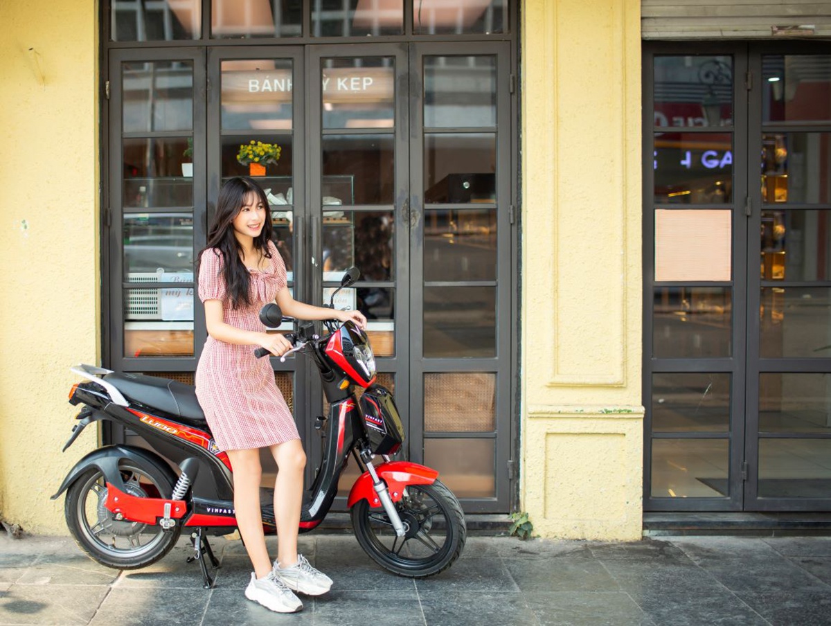 Xe m&#225;y điện VinFast - ‘trang sức’ mới thể hiện c&#225; t&#237;nh giới trẻ - Ảnh 1