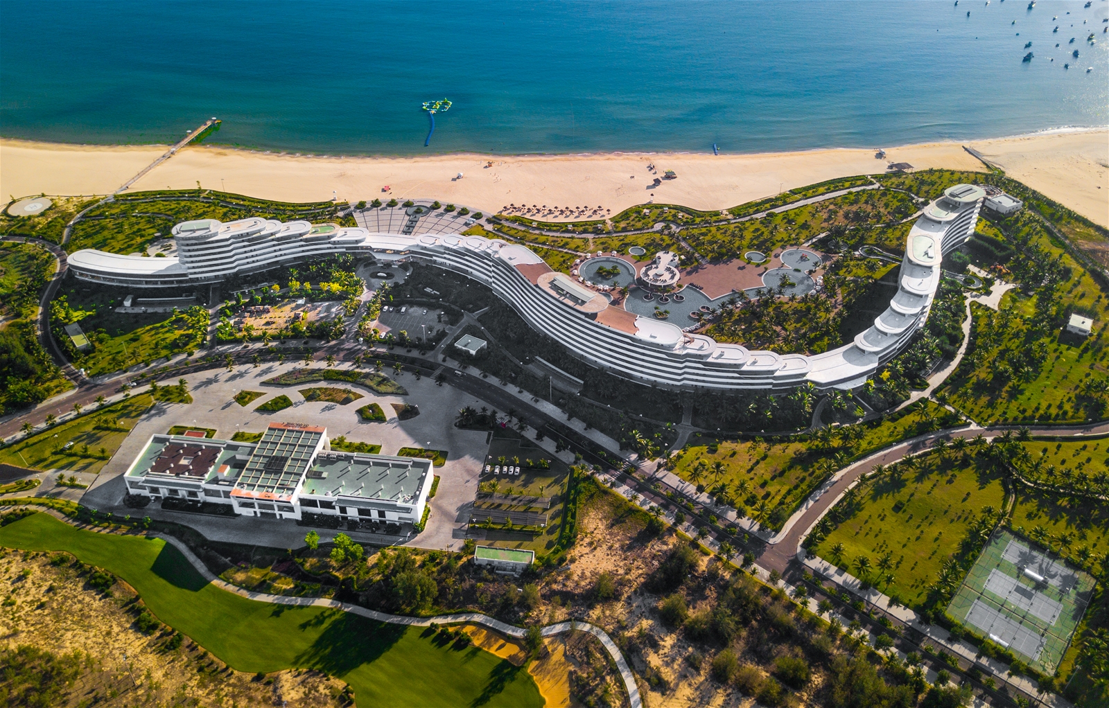 FLC lu&#244;n muốn đầu tư lớn, l&#226;u d&#224;i v&#224; định vị thị trường BĐS c&#225;c địa phương - Ảnh 3