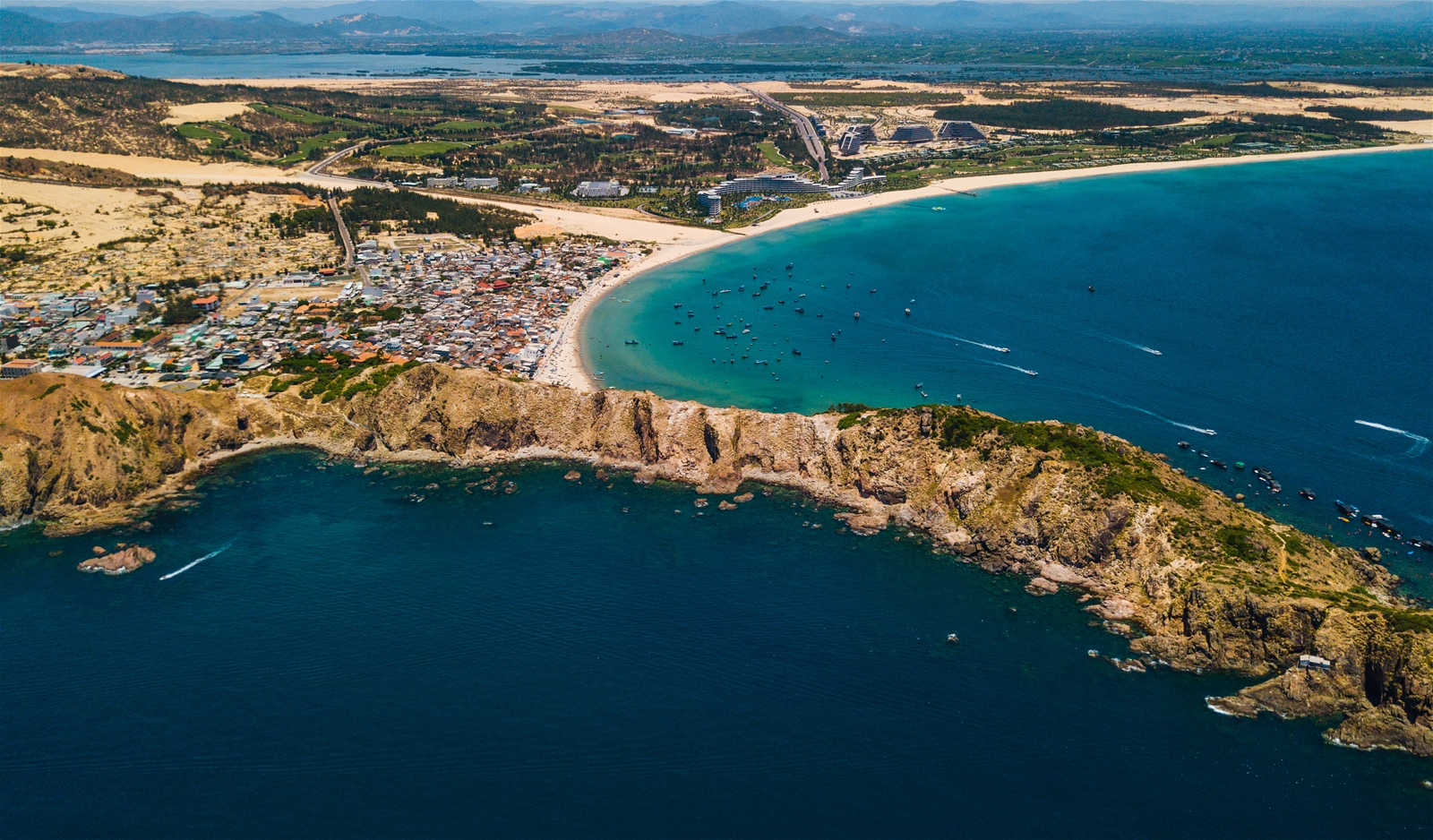 FLC lu&#244;n muốn đầu tư lớn, l&#226;u d&#224;i v&#224; định vị thị trường BĐS c&#225;c địa phương - Ảnh 4