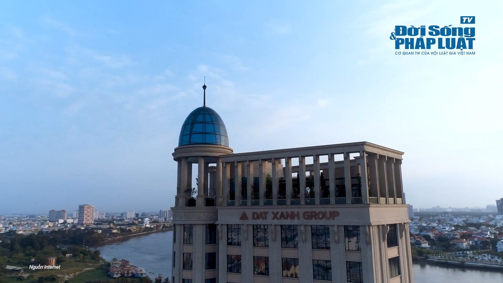 Đất Xanh Services l&agrave; th&agrave;nh vi&ecirc;n chủ chốt phụ tr&aacute;ch mảng m&ocirc;i giới của Tập đo&agrave;n Đất Xanh.