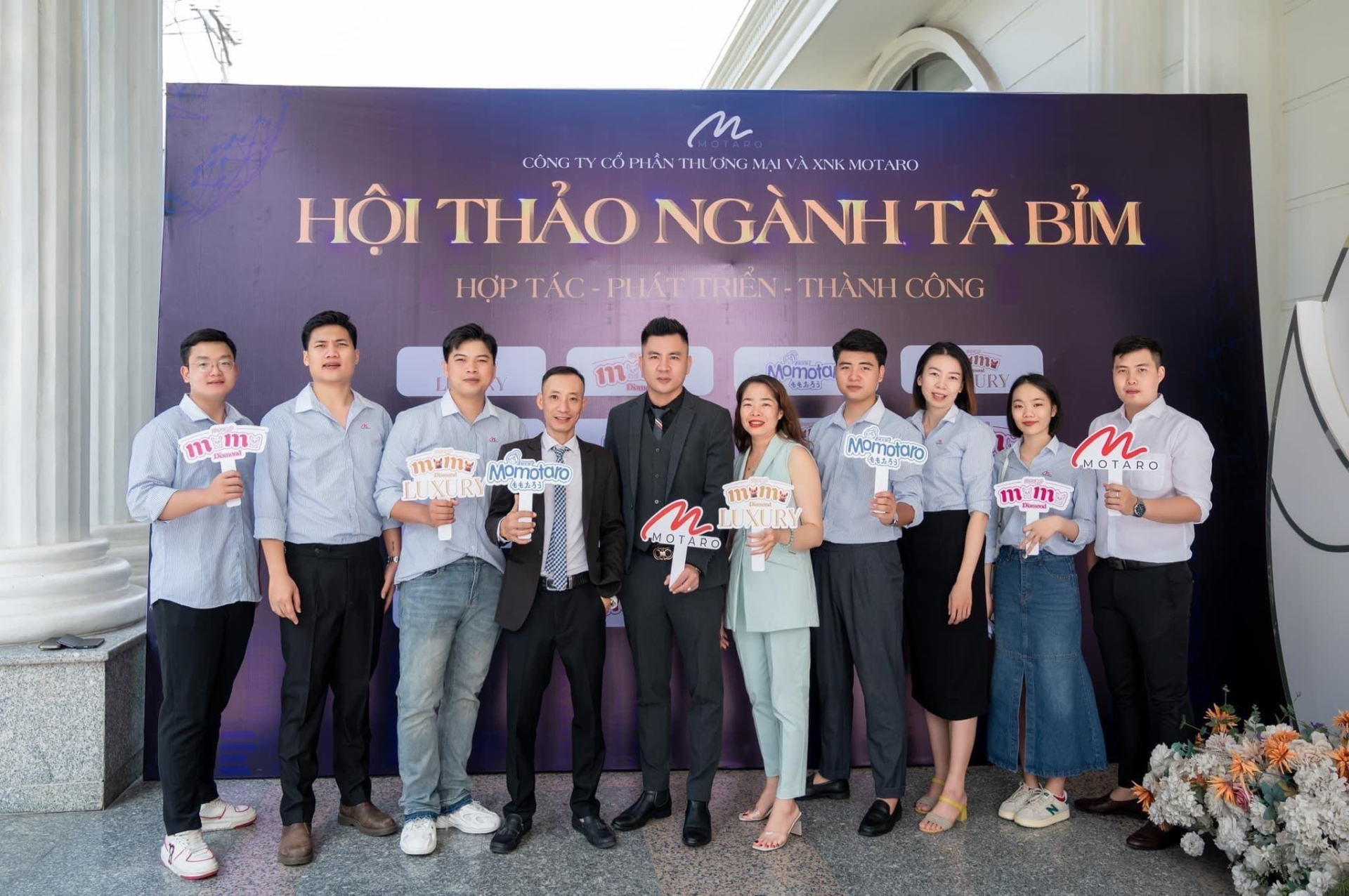 &ldquo;T&ocirc;i chia cổ phần cho tất cả c&aacute;c cộng sự của m&igrave;nh&rdquo;, &ocirc;ng Đ&agrave;o Anh Tuấn chia sẻ.