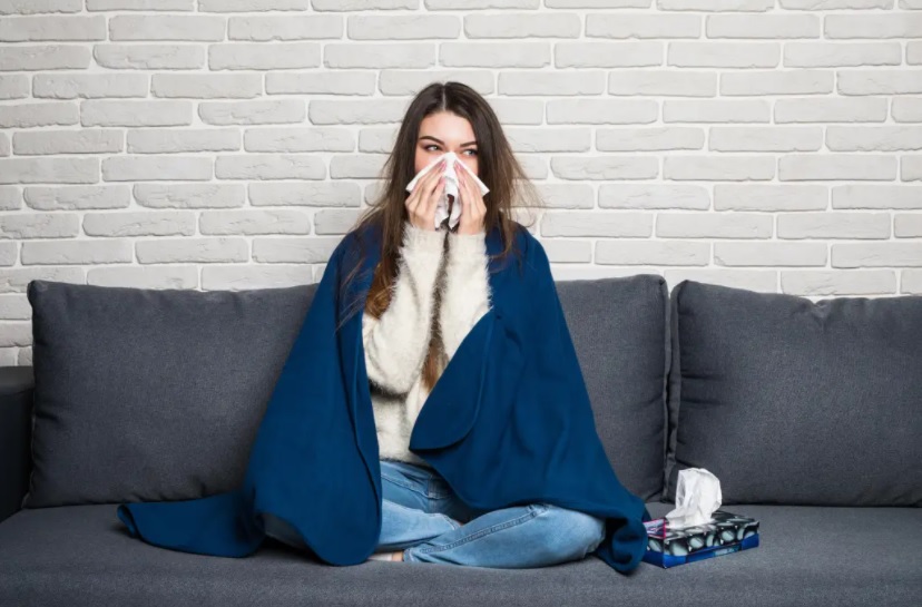 COVID-19 sẽ suy yếu, trở th&agrave;nh một loại bệnh giống như cảm lạnh th&ocirc;ng thường, một chuy&ecirc;n gia Anh dự đo&aacute;n. &nbsp;