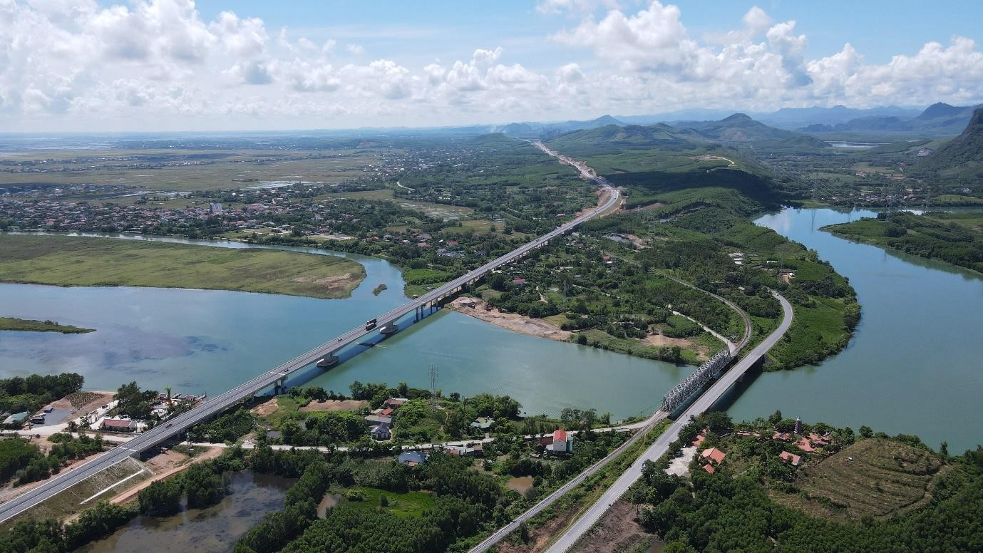 Long Đại giờ mang một diện mạo mới &ndash; b&igrave;nh y&ecirc;n, ph&aacute;t triển v&agrave; đầy hy vọng.