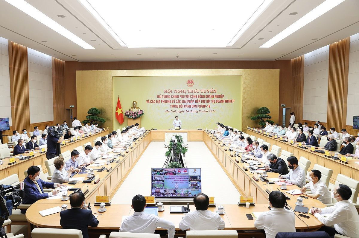Hội nghị trực tuyến Thủ tướng với cộng đồng doanh nghiệp v&agrave; c&aacute;c địa phương về c&aacute;c giải ph&aacute;p tiếp tục hỗ trợ doanh nghiệp trong bối cảnh dịch Covid-19 &nbsp;